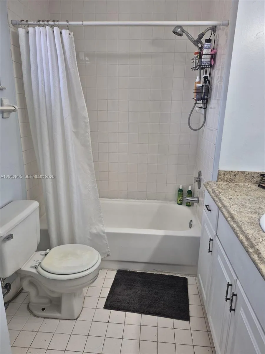 7818 W 34th Ln #25-201 Hialeah, FL 33018