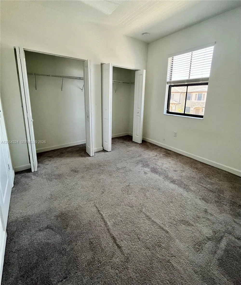 10124 SW 228th Ter Miami, FL 33190