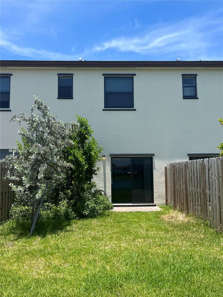 10124 SW 228th Ter Miami, FL 33190