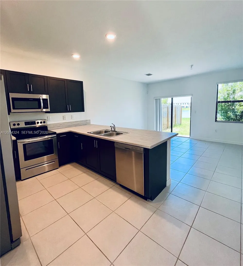 10124 SW 228th Ter Miami, FL 33190