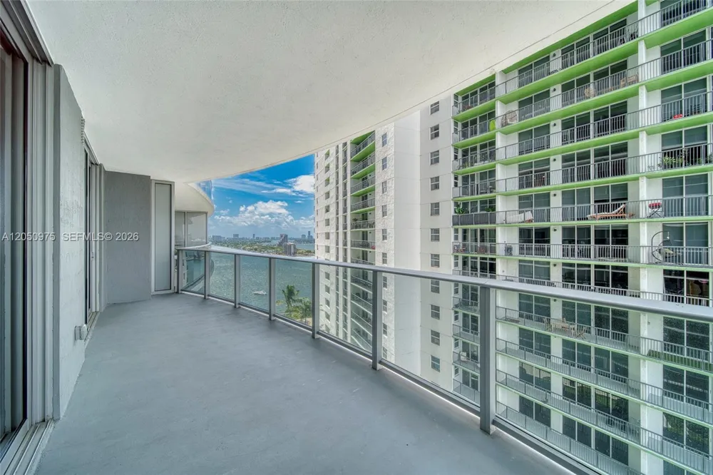 488 NE 18th St #2002 Miami, FL 33132