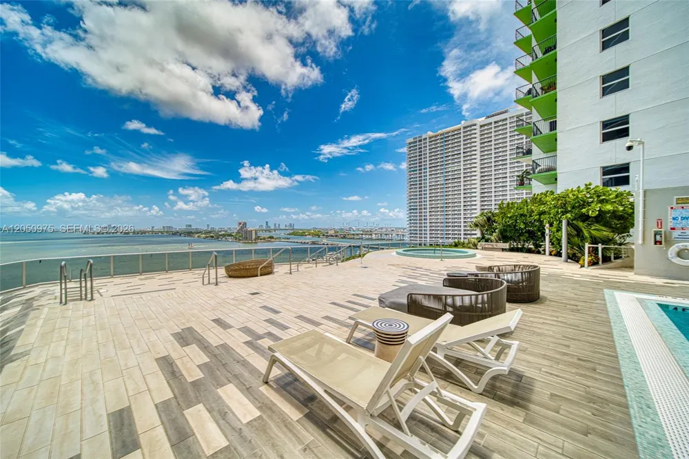 488 NE 18th St #2002 Miami, FL 33132