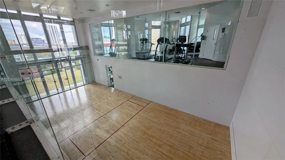 350 S Miami Ave #704 Miami, FL 33130