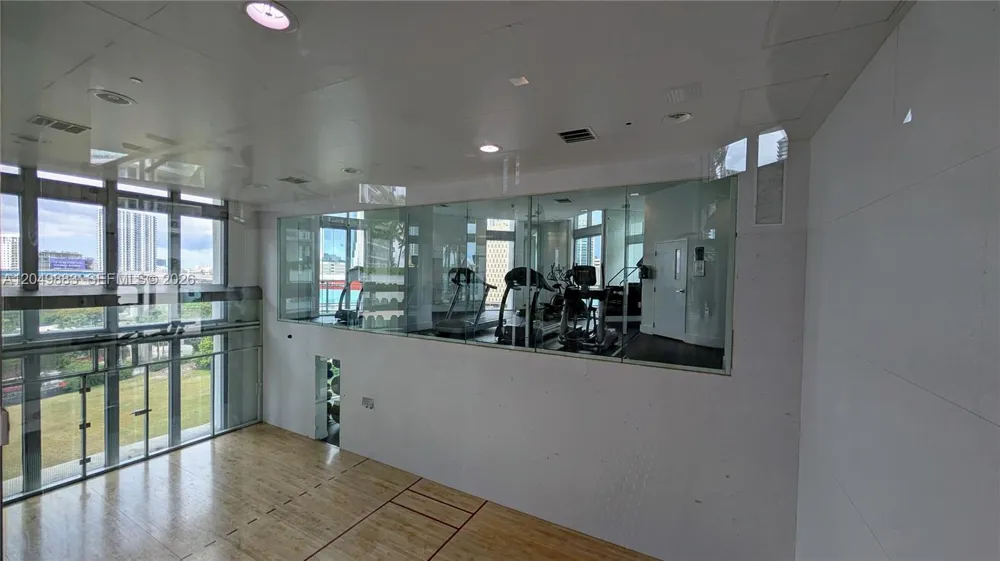 350 S Miami Ave #704 Miami, FL 33130