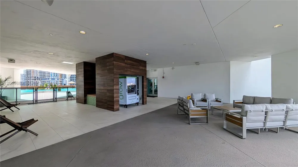 350 S Miami Ave #704 Miami, FL 33130