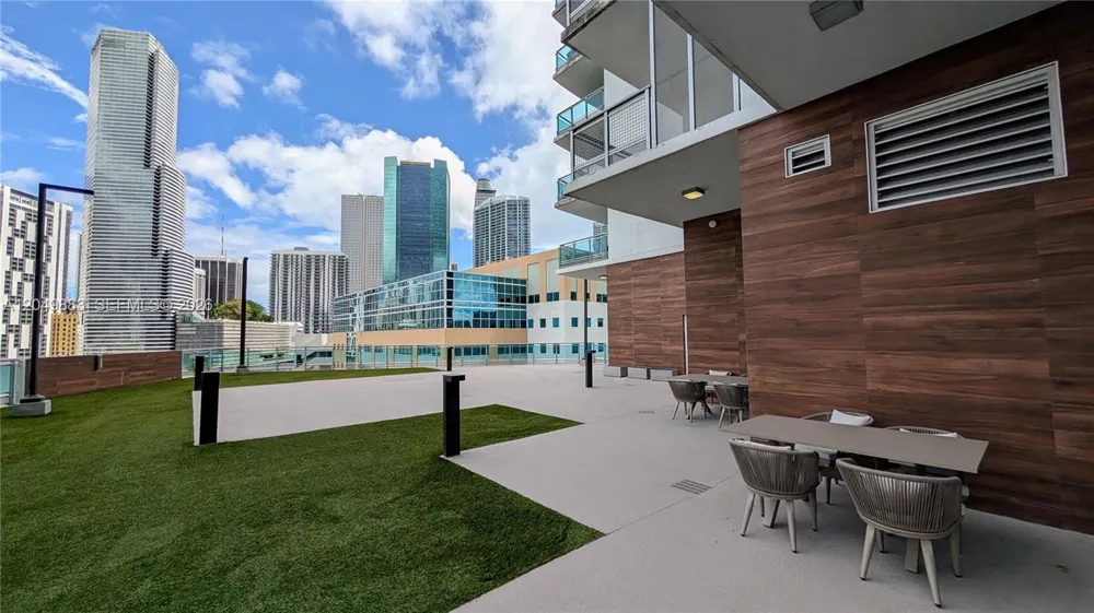 350 S Miami Ave #704 Miami, FL 33130