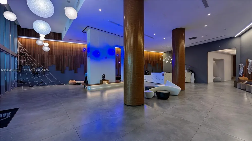 350 S Miami Ave #704 Miami, FL 33130