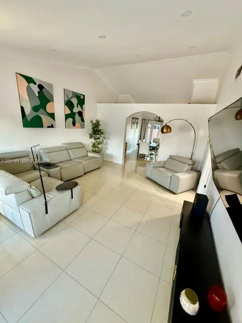10350 SW 208th Ter