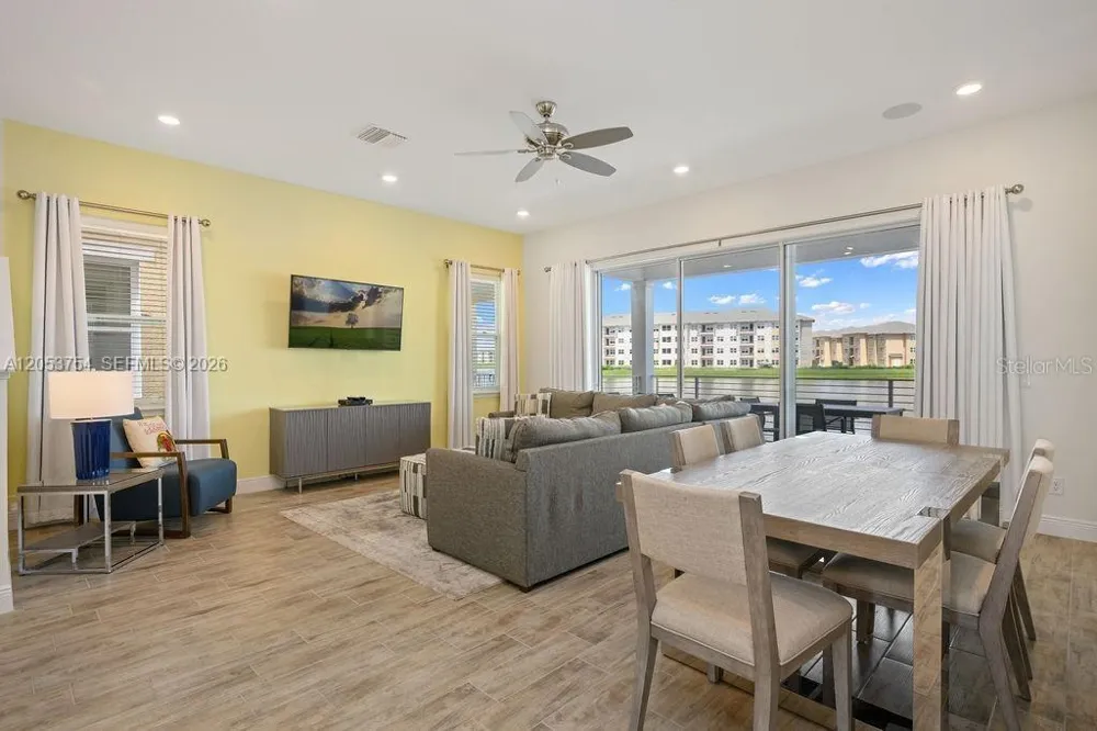 8117 Surf St Kissimmee, FL 34747
