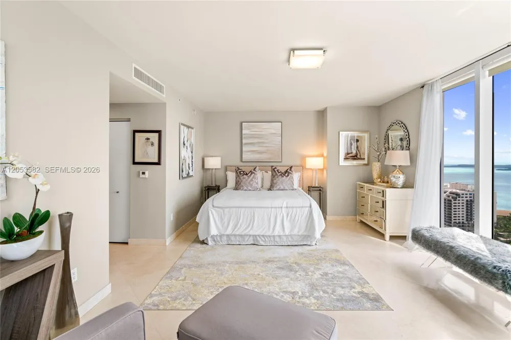 901 Brickell Key Blvd #2804 Miami, FL 33131