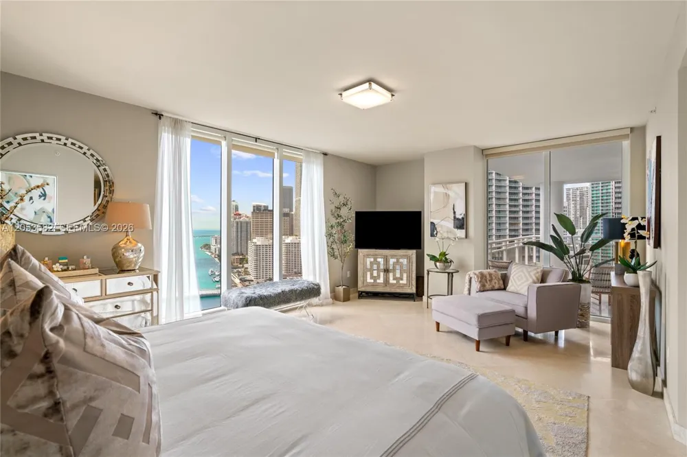 901 Brickell Key Blvd #2804 Miami, FL 33131