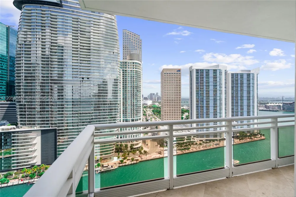 901 Brickell Key Blvd #2804 Miami, FL 33131