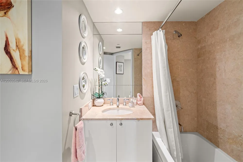 901 Brickell Key Blvd #2804 Miami, FL 33131