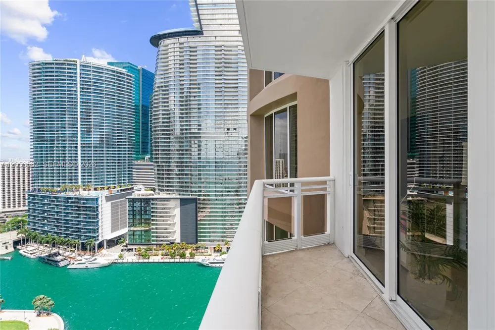 901 Brickell Key Blvd #2804 Miami, FL 33131