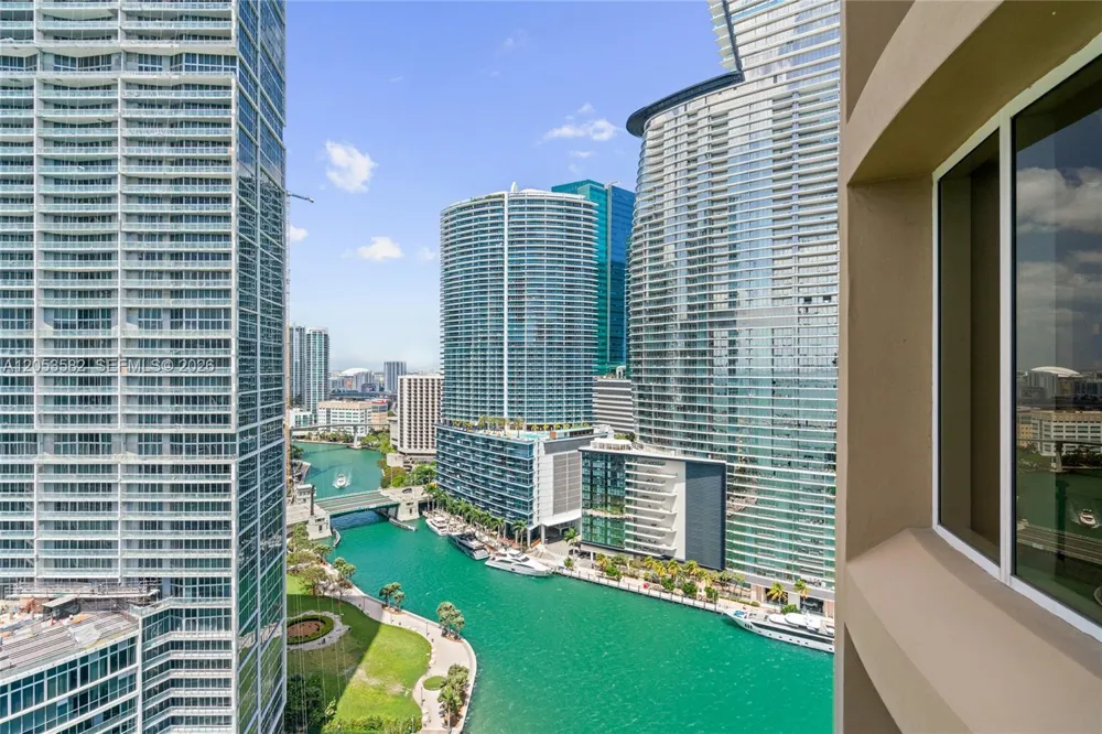 901 Brickell Key Blvd #2804 Miami, FL 33131