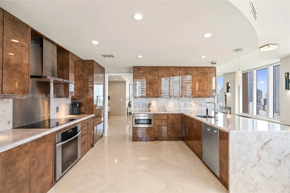901 Brickell Key Blvd #2804 Miami, FL 33131