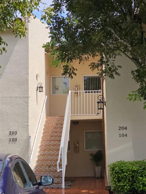 15721 SW 137th Ave #204