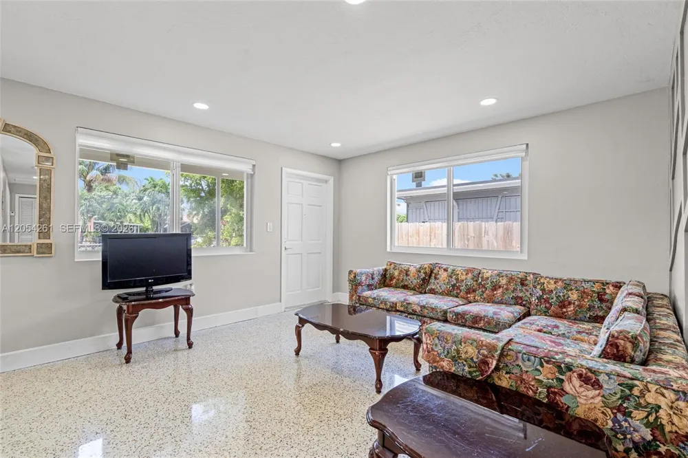 766 E 36th St Hialeah, FL 33013