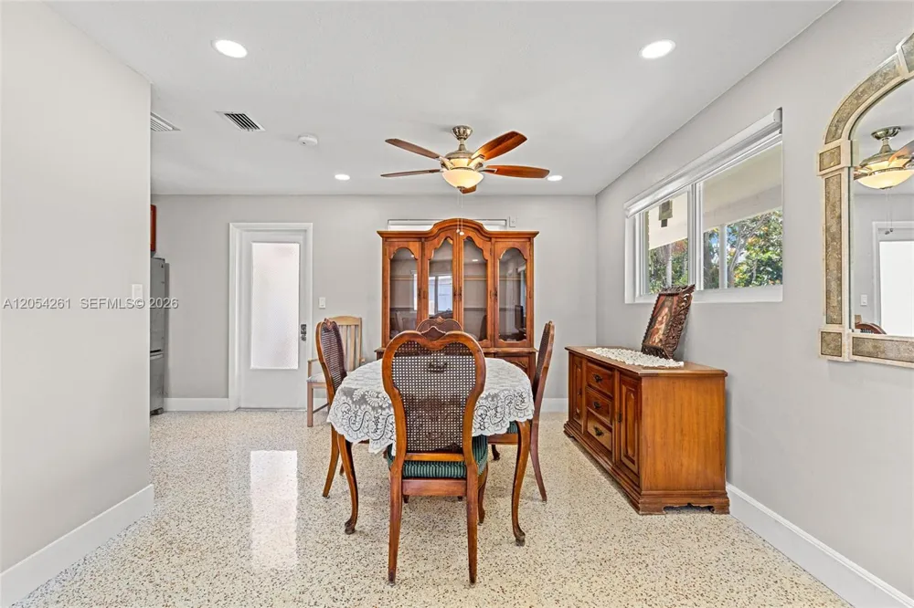 766 E 36th St Hialeah, FL 33013