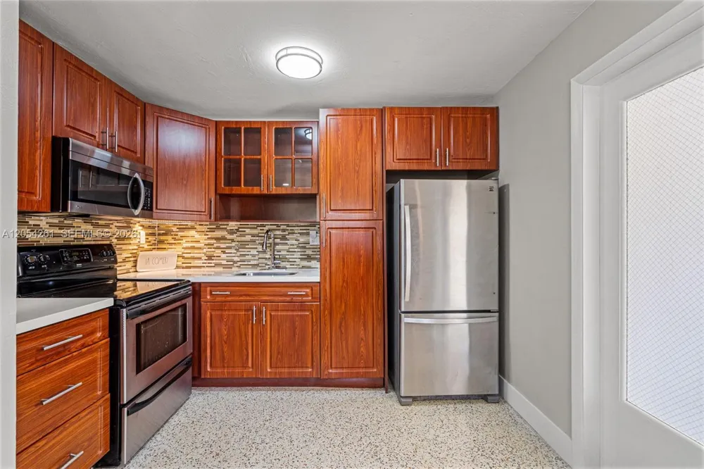 766 E 36th St Hialeah, FL 33013