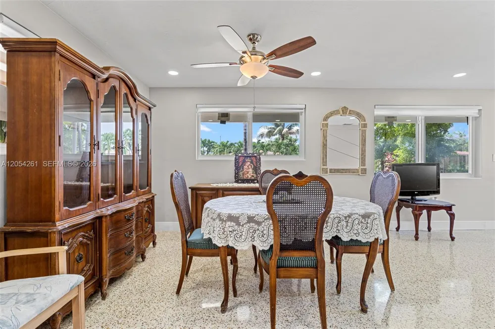 766 E 36th St Hialeah, FL 33013