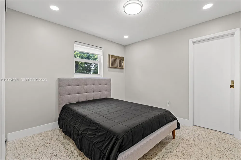 766 E 36th St Hialeah, FL 33013