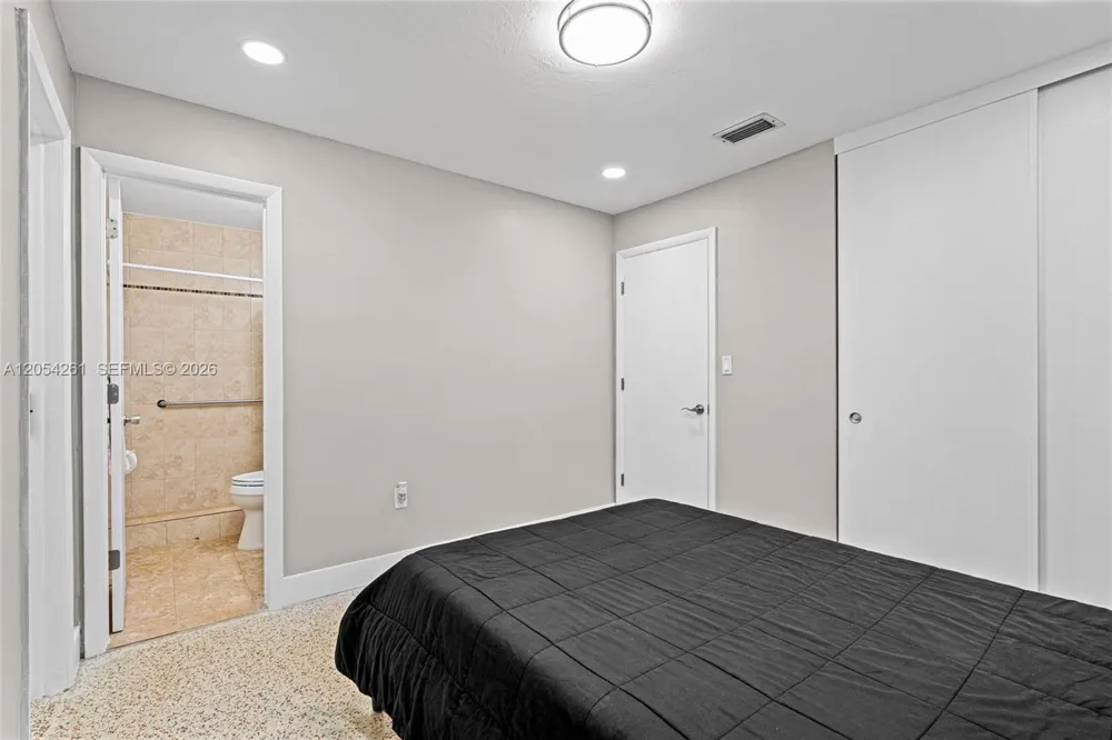 766 E 36th St Hialeah, FL 33013