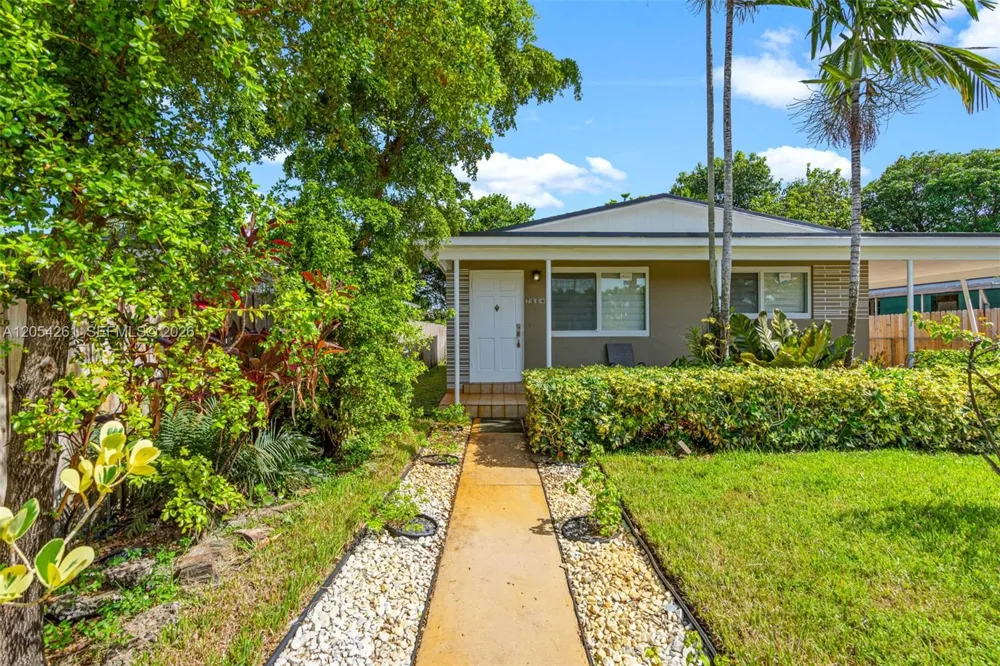 766 E 36th St Hialeah, FL 33013