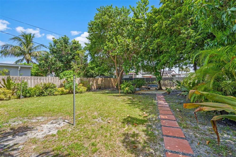 766 E 36th St Hialeah, FL 33013