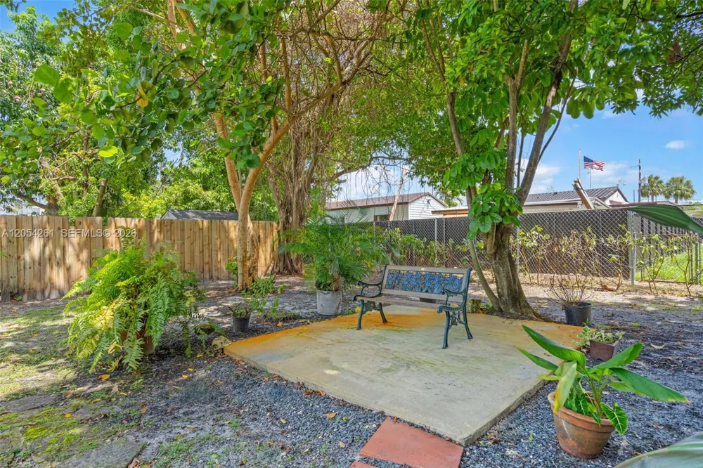 766 E 36th St Hialeah, FL 33013