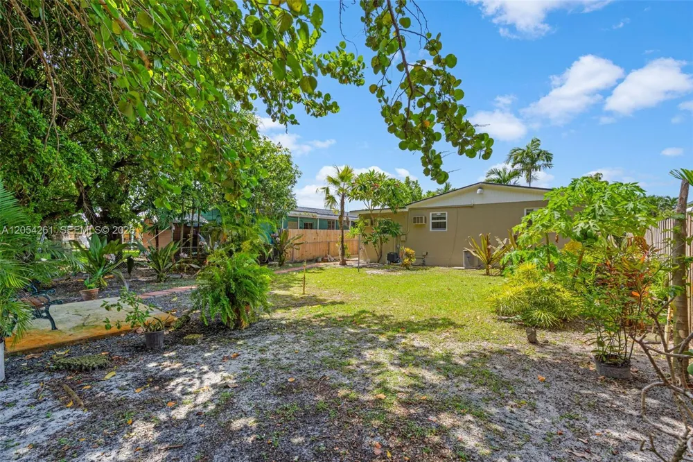 766 E 36th St Hialeah, FL 33013