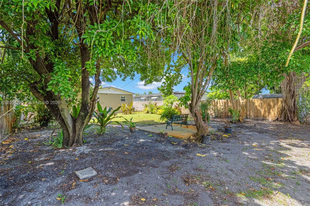 766 E 36th St Hialeah, FL 33013