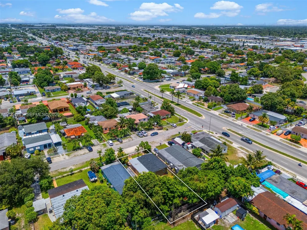 766 E 36th St Hialeah, FL 33013