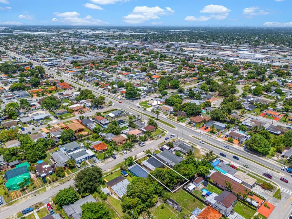 766 E 36th St Hialeah, FL 33013