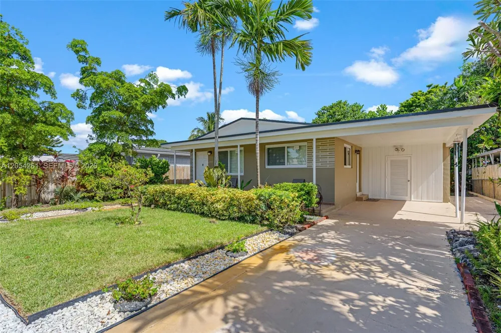 766 E 36th St Hialeah, FL 33013