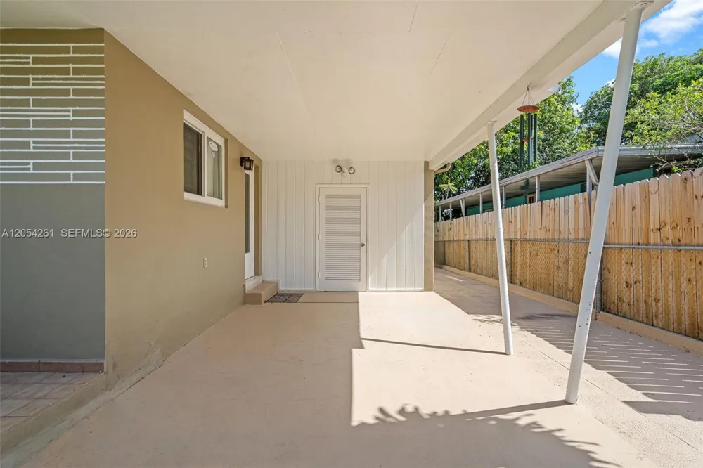 766 E 36th St Hialeah, FL 33013