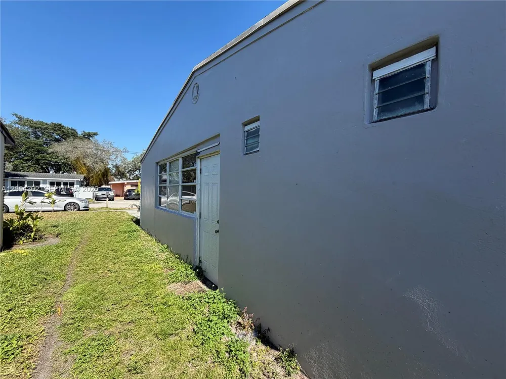 1828 NW 152nd St Miami Gardens, FL 33054