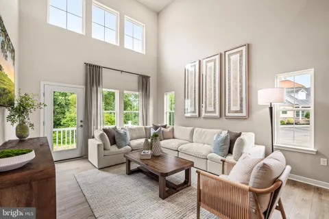 571 ARROWGRASS LANE