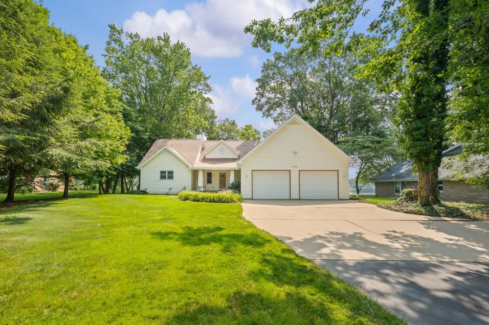 9895 Lakeview Drive Berrien Springs, MI 49103