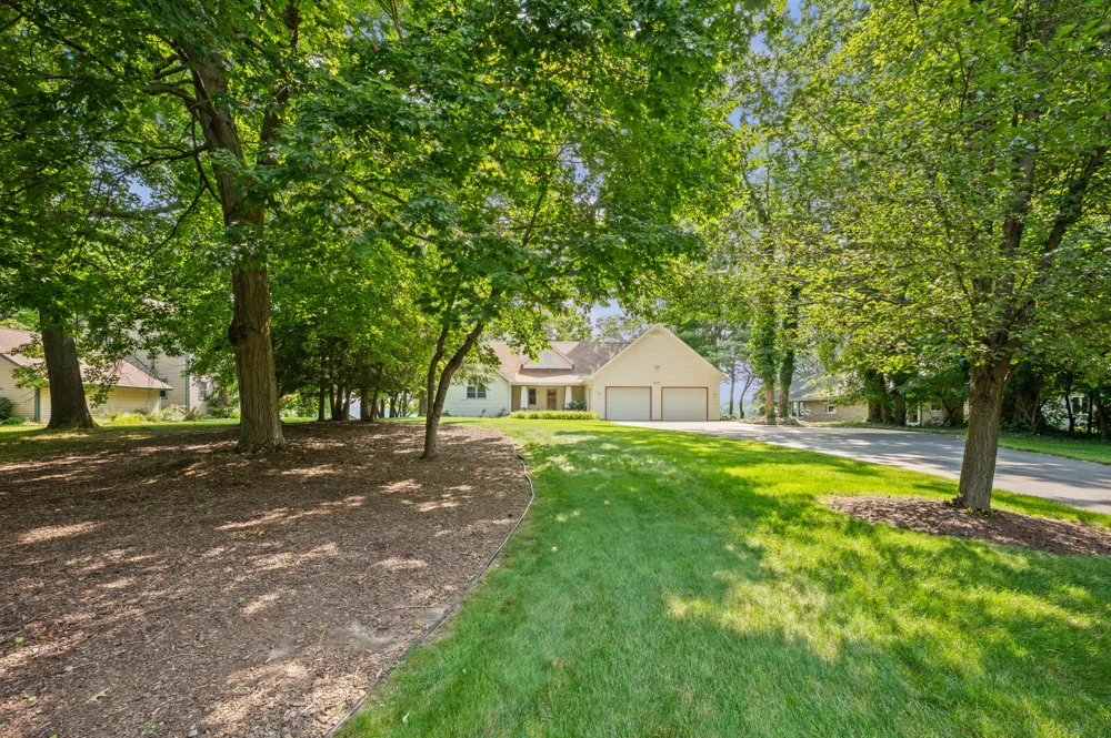 9895 Lakeview Drive Berrien Springs, MI 49103
