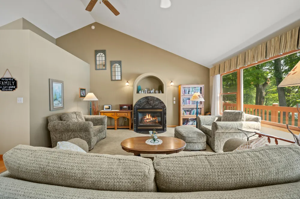 9895 Lakeview Drive Berrien Springs, MI 49103