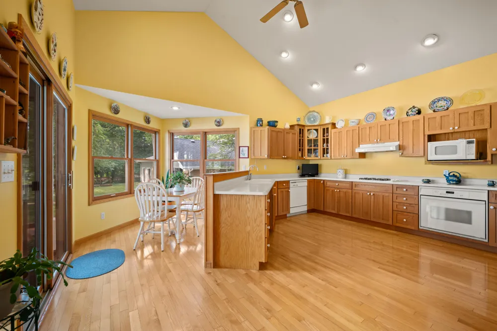 9895 Lakeview Drive Berrien Springs, MI 49103