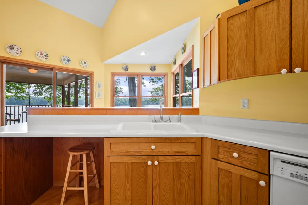 9895 Lakeview Drive Berrien Springs, MI 49103