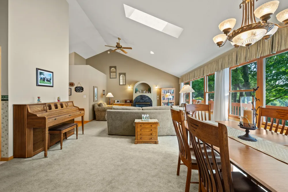 9895 Lakeview Drive Berrien Springs, MI 49103
