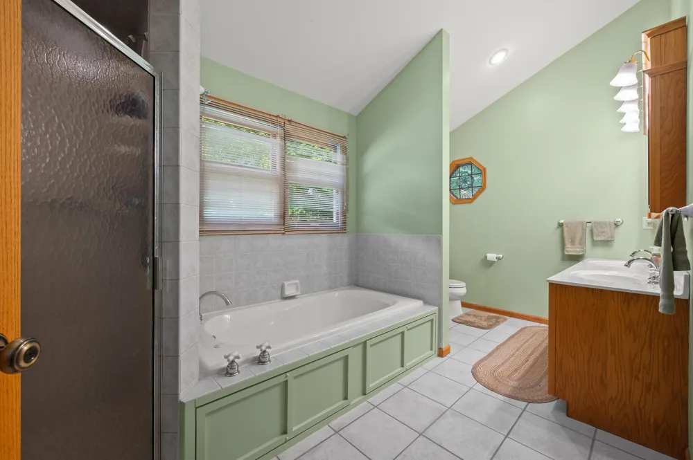 9895 Lakeview Drive Berrien Springs, MI 49103