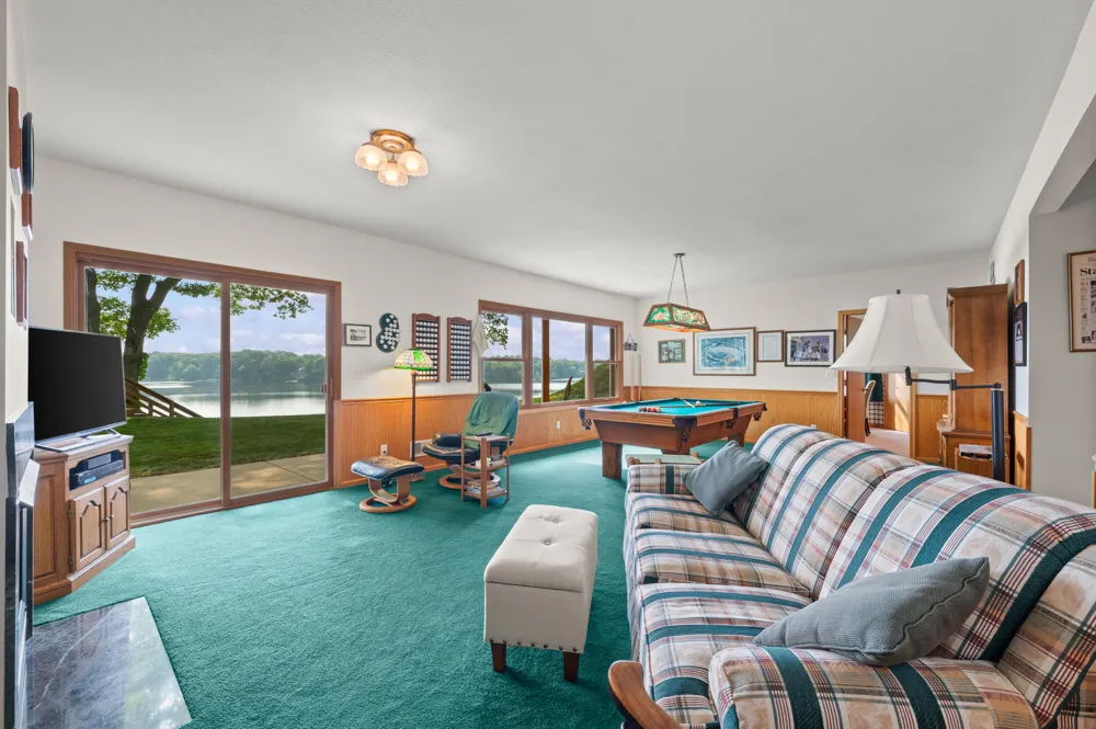 9895 Lakeview Drive Berrien Springs, MI 49103