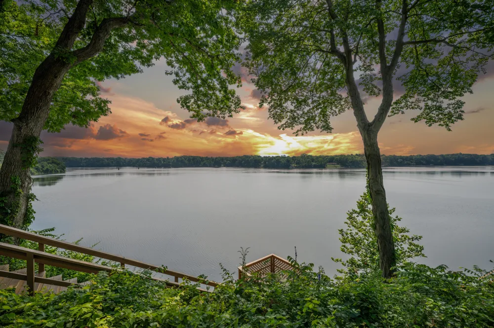 9895 Lakeview Drive Berrien Springs, MI 49103