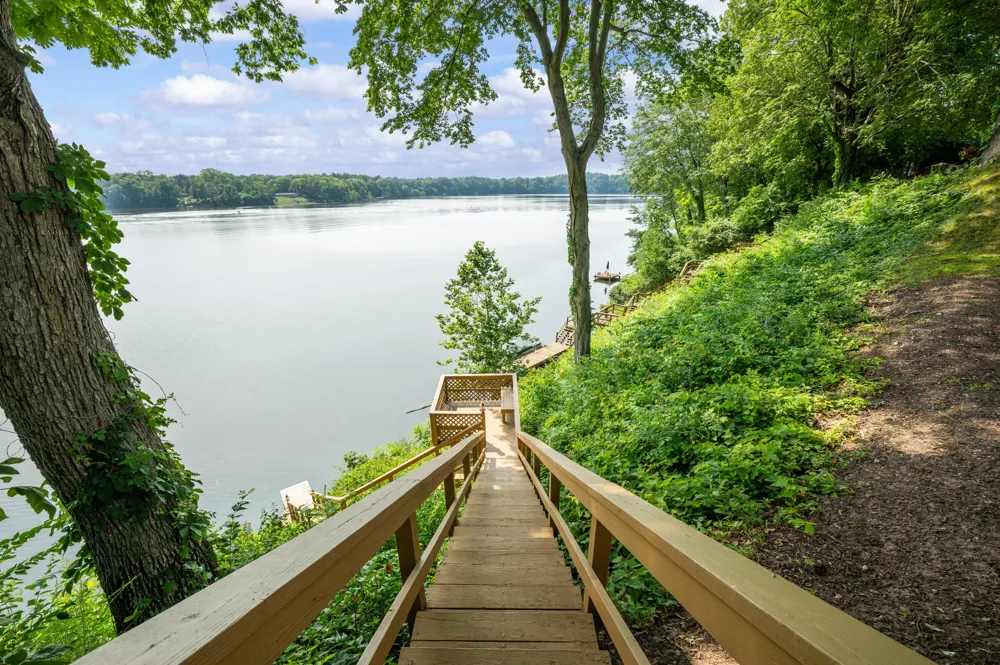 9895 Lakeview Drive Berrien Springs, MI 49103