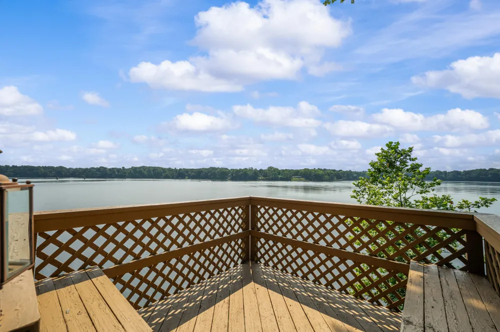 9895 Lakeview Drive Berrien Springs, MI 49103