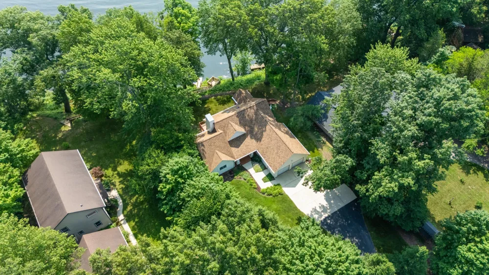 9895 Lakeview Drive Berrien Springs, MI 49103